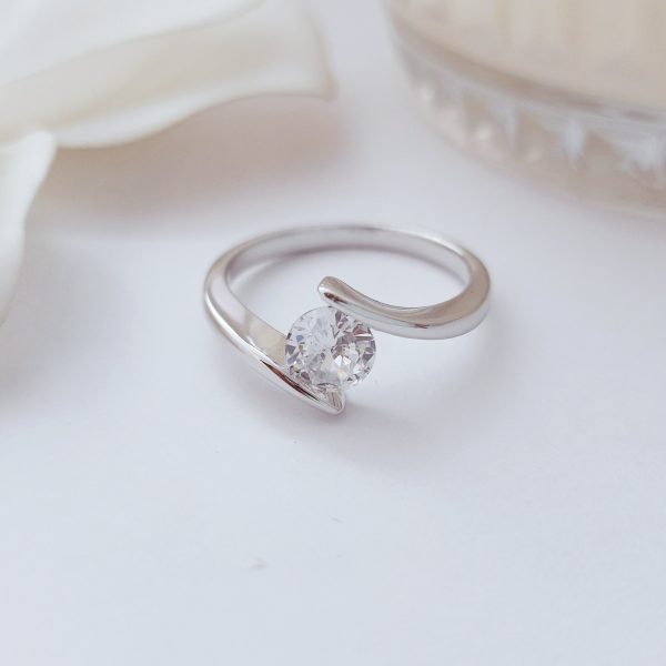 CZ Detailed Elegant Solitaire Ring for women in sterling silver 925