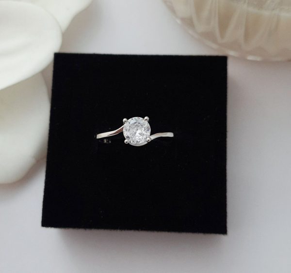 CZ Detailed Elegant Solitaire Ring for women in sterling silver 925