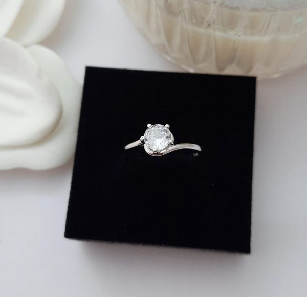 CZ Detailed Elegant Solitaire Ring for women in sterling silver 925