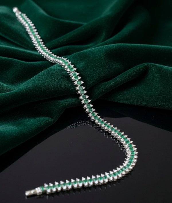Emerald Cascade Bracelet in Sterling Silver 925, Perfect Gift for her