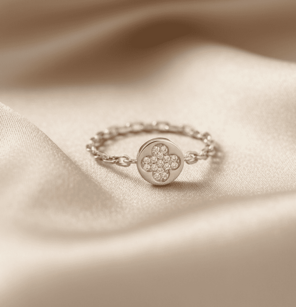 Celeste Clover Chain Ring for women in sterling silver 925