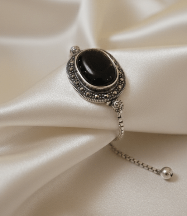 Onyx Oval Heritage Bracelet in Sterling Silver 925, Perfect Gift for her