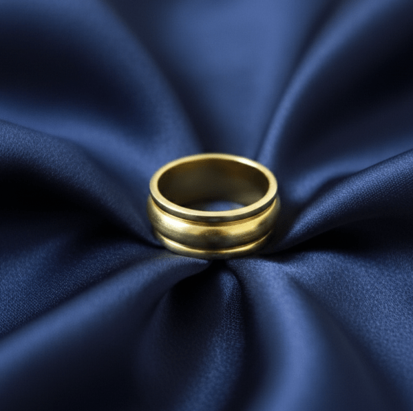 Golden Serenity Ring in Sterling Silver 925