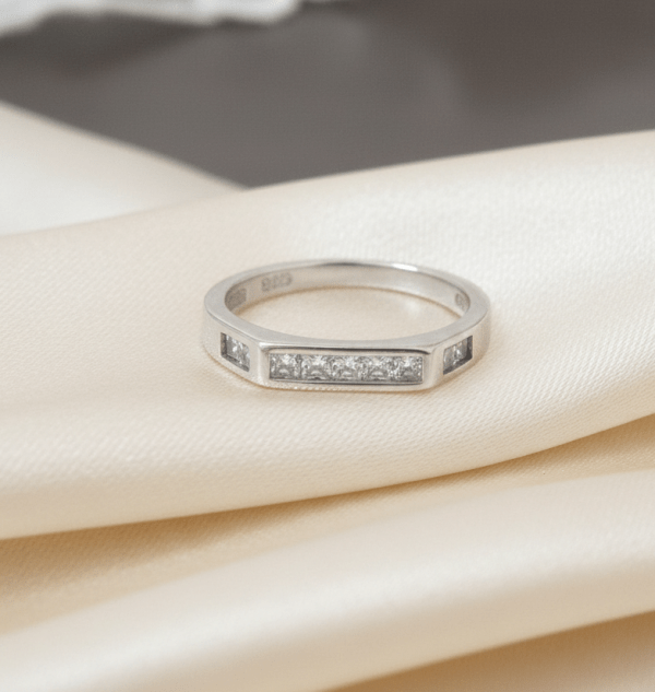 Linear Spark Diamond Ring in Sterling Silver 925