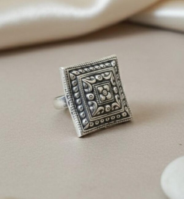 Vintage Square Etched Ring