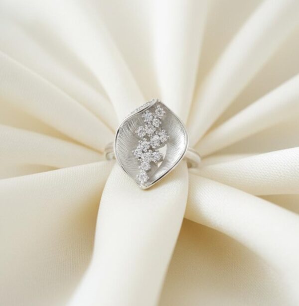 Celestia Leaf Diamond Ring in Sterling Silver 925