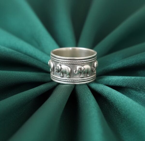 Majestic Elephant Silver Band in Sterling Silver 925