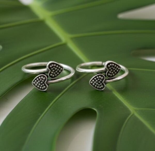 Oxidized Sterling Silver Textured Heart Bypass Toe Rings in Sterling Silver 925