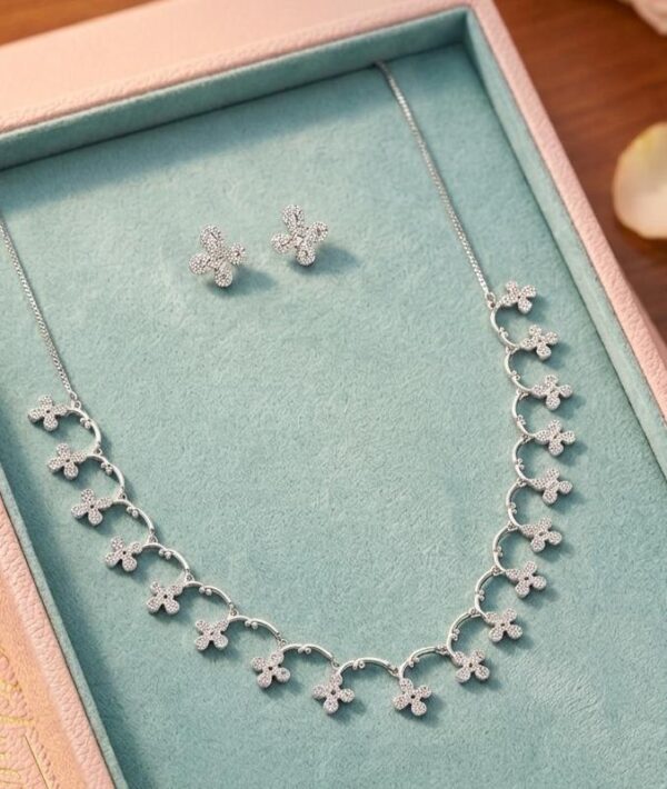 Luxury Crystal Clover Charm Necklace Set with Earrings