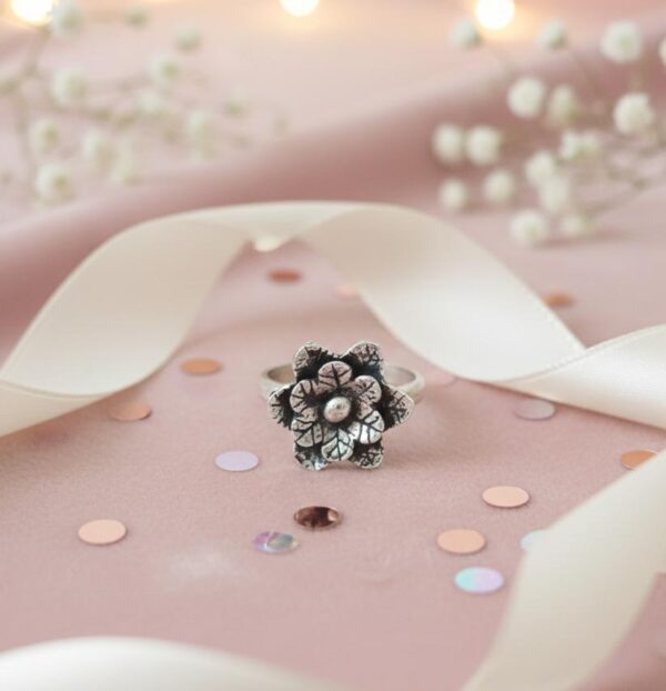 Floral Grace Ring in Sterling Silver 925